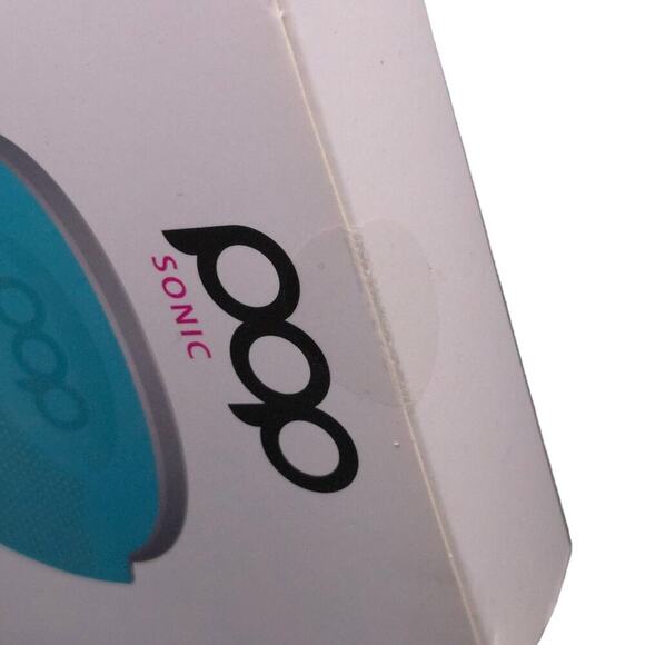 Pop Sonic 3 in 1 Strawberry Facial Sonic Cleansing Massaging Exfoliating Device - Picture 5 of 5